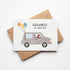 Illustrative Glückwunschkarte zum Führerschein mit Auto, Luftballons und der Aufschrift ‚Glückwunsch zum Führerschein‘ – liebevoll gestaltete Karte von by Clou
