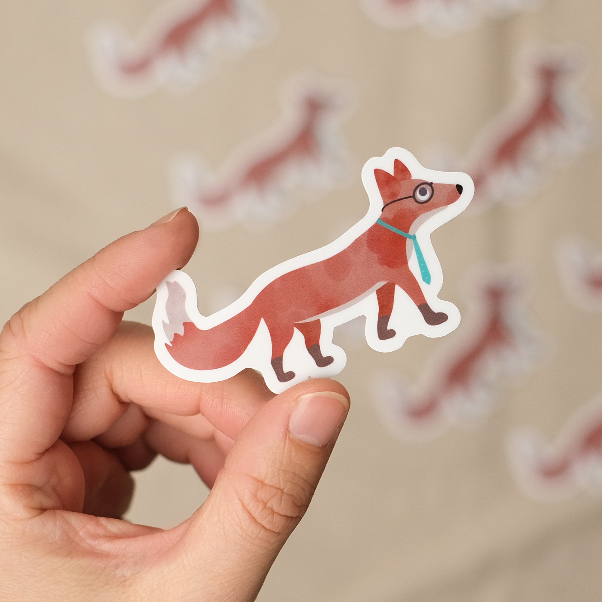 Verspielter Fuchs-Sticker, spülmaschinenfest und wasserfest – ideal für Kinderflaschen, Brotdosen und mehr. Liebevoll gestaltet im byClou Design für kleine Naturfreunde