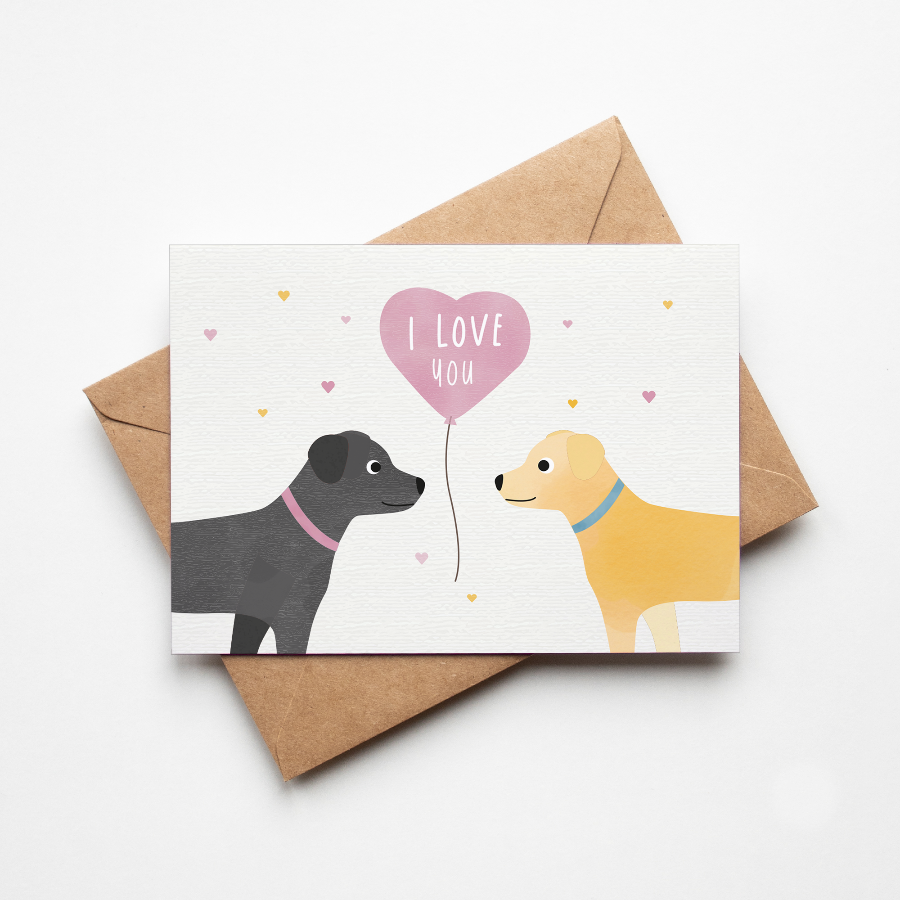 Postkarte mit rotem Herz und der Aufschrift ‚I love you‘ in handschriftlichem Stil – minimalistisches, liebevolles Design von byClou