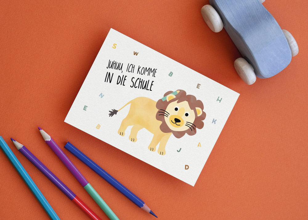 Postkarte - Löwe "Juhuu, ich komme in die Schule"