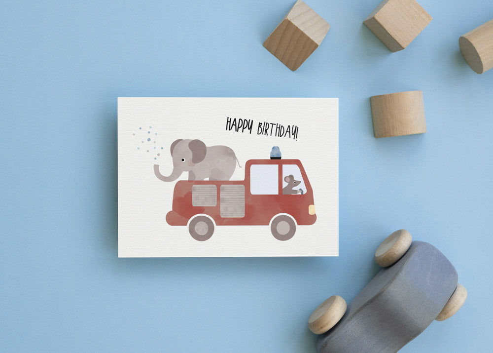 Grußkarte Feuerwehrauto Happy Birthday illustriert byClou