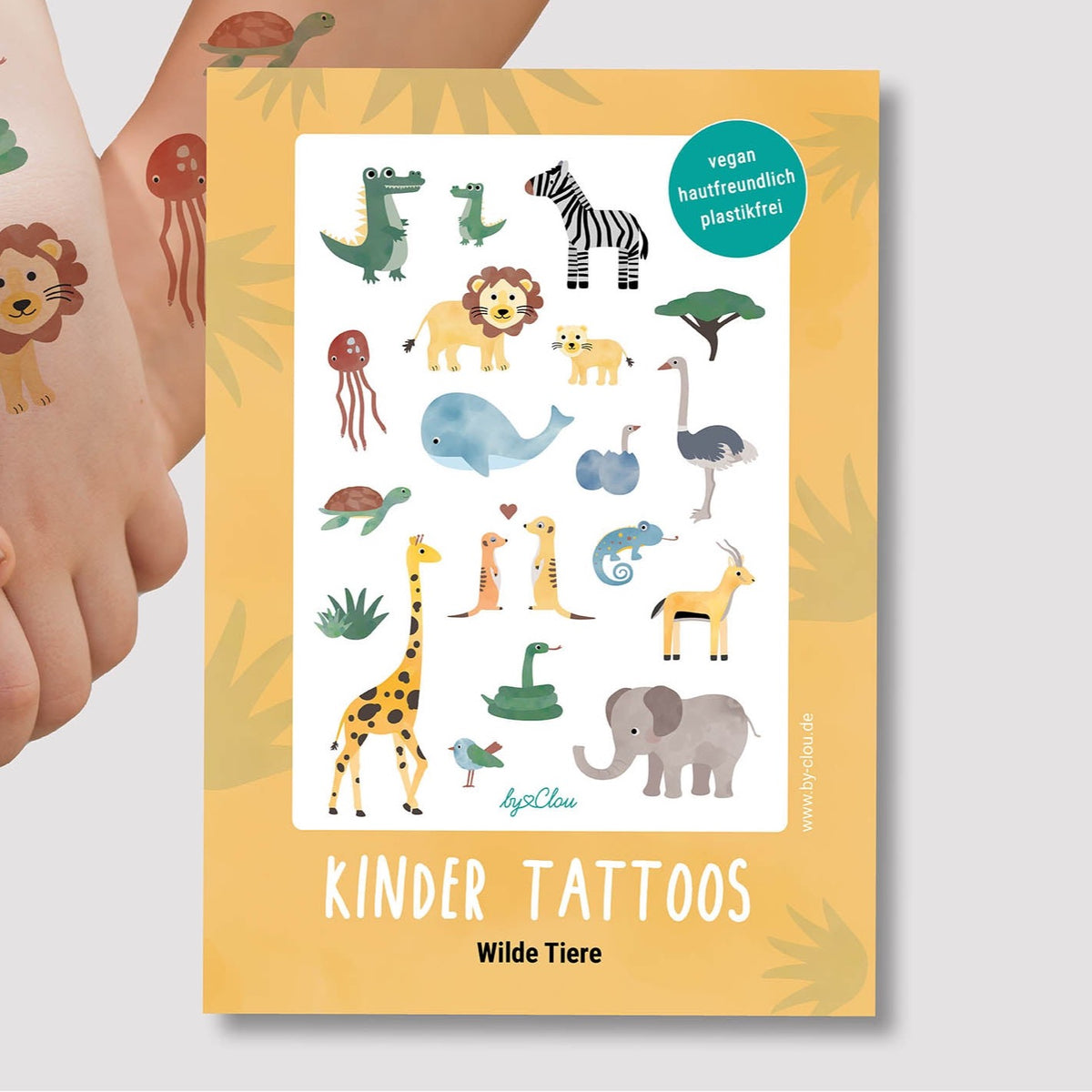 Bogen mit temporären Kindertattoos im Safari-Design – mit süßen Illustrationen von Elefant, Giraffe, Zebra, Löwe und weiteren Savannentieren. Ideal als Geschenk oder Mitgebsel für Kinder